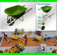 BOUWKIT: KRUIWAGEN 100 liter Materiaal Resin, GROEN MATT/ ZWART MATT/ ALUMINIUM GLANS Gespoten met GROEN Geschilderde HANDVATEN geleverd 1:32