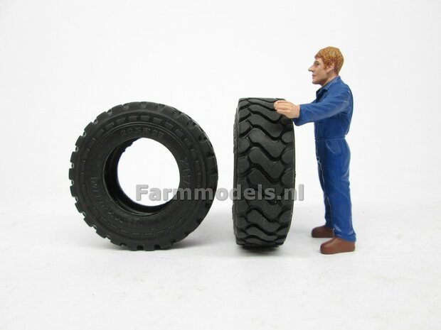 2x originele Michelin 20.5R25 (Shovel) banden,  &Oslash; 45.6 mm (Volvo L serie Agri Collectables) 1:32                  