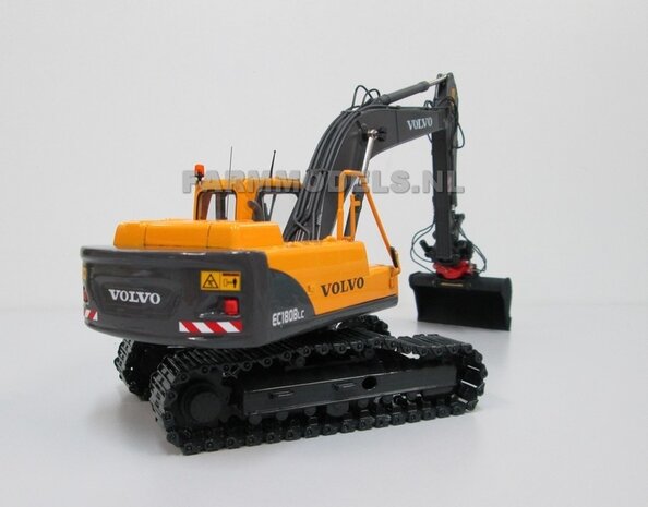 67118** Volvo EC180Blc Rupskraan met draai-kantel snelwissel, Farmmodels model,  1:32 Volvo EC180B