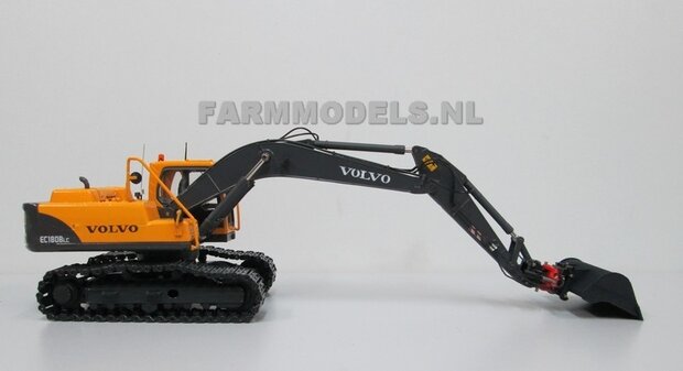 67118** Volvo EC180Blc Rupskraan met draai-kantel snelwissel, Farmmodels model,  1:32 Volvo EC180B