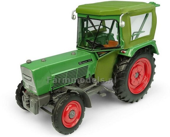 Fendt Farmer 5S 2WD met PEKO Cabine 1:32 Universal Hobbies UH5291         EXPECTED