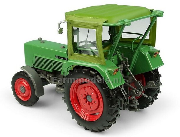 Fendt Farmer 5S 2WD met PEKO Cabine 1:32 Universal Hobbies UH5291         EXPECTED