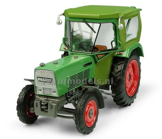 Fendt Farmer 5S 2WD met PEKO Cabine 1:32 Universal Hobbies UH5291         EXPECTED