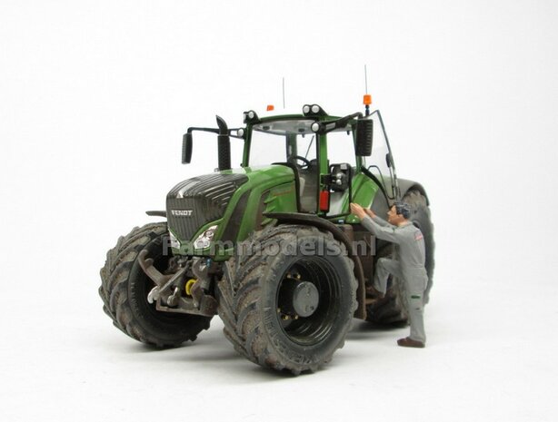 VOORBEELD FOTO&#039;S BLACK Rims STOFLOOK Fendt 939 Vario G2 (2014/Tier IV) Brede banden + spatborden + trekhaak - Antennes 1:32 Wiking Handmatig verbouwd / Manually rebuilt