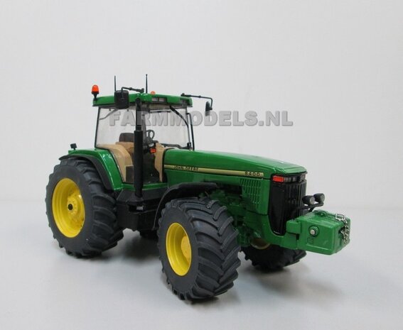 362. John Deere 8400 Precision Euro uitvoering met Tebbe HS 220 strooier