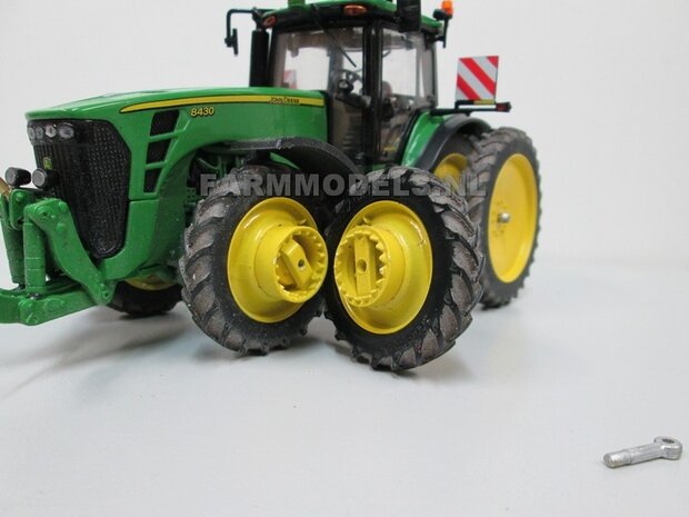 333. John Deere 8430 rondom op dubbellucht demontabel cultuurset, Prototype TF models