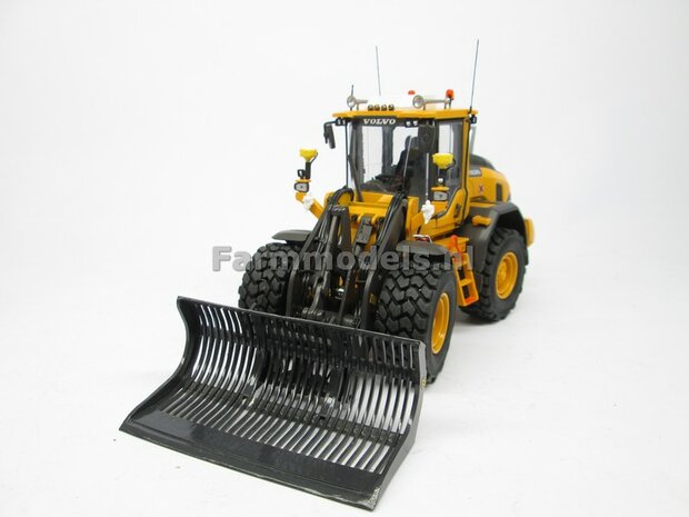 2x Dubbellucht Shovel banden &Oslash; 47 mm + Alu. velgen, passend in de Aluminium Farmmodels Volvo L60H serie  1:32         