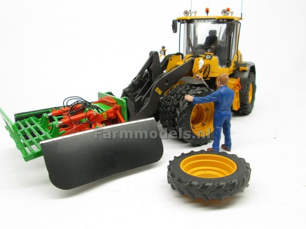 2x Dubbellucht Shovel banden &Oslash; 47 mm + Alu. velgen VOLVO GEEL gespoten, passend in de Aluminium Farmmodels Volvo L60H serie  1:32            