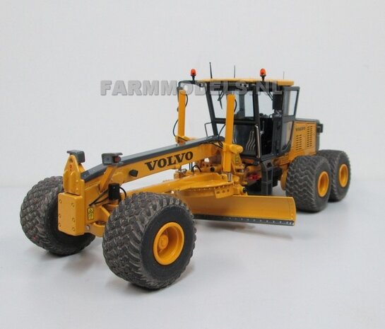 67125** Volvo Grader, Farmmodels model,  1:32 Volvo 