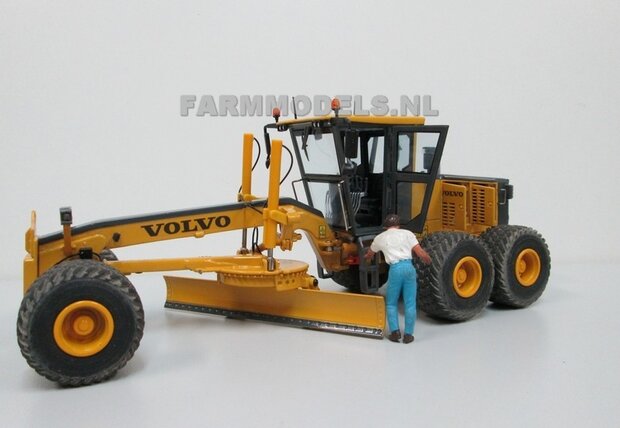 67125** Volvo Grader, Farmmodels model,  1:32 Volvo 