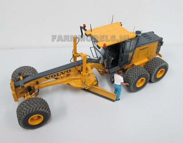 67125** Volvo Grader, Farmmodels model,  1:32 Volvo 