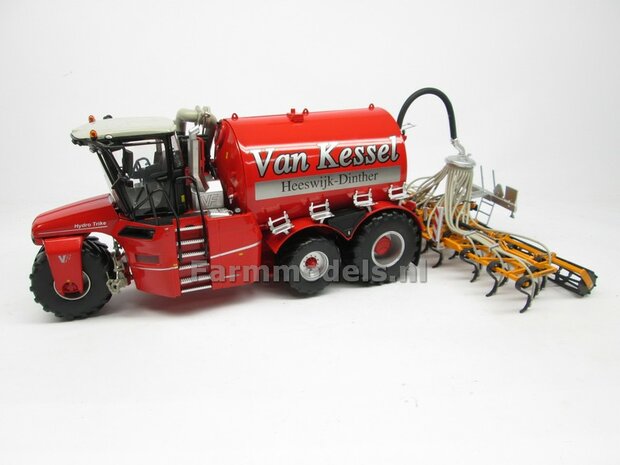 COMBISET: ND-VERVAET Hydro Trike XL, RED TANK + ZILVER VELGEN + VAN KESSEL LOGO + VMR VEENHUIS Bemester met verkruimelrollen 1:32  MM1819-VANKESSEL-5-COMBI