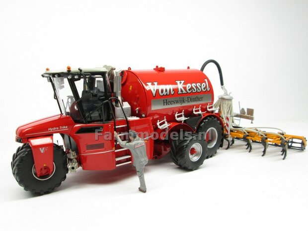 COMBISET: ND-VERVAET Hydro Trike XL, RED TANK + ZILVER VELGEN + VAN KESSEL LOGO + VMR VEENHUIS Bemester met verkruimelrollen 1:32  MM1819-VANKESSEL-5-COMBI