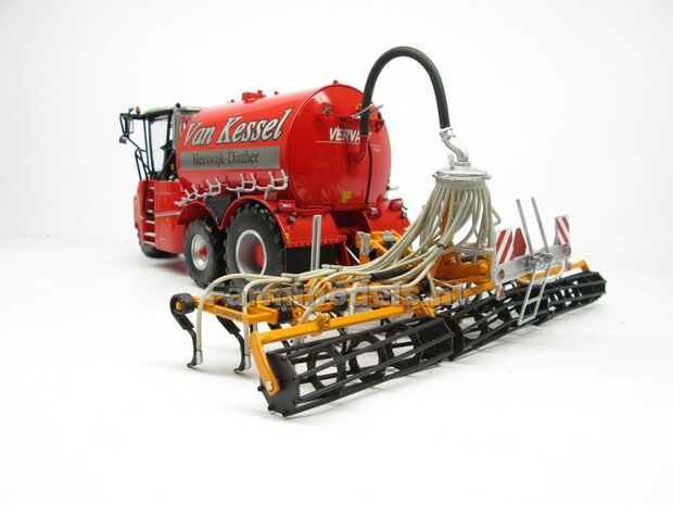 COMBISET: ND-VERVAET Hydro Trike XL, RED TANK + ZILVER VELGEN + VAN KESSEL LOGO + VMR VEENHUIS Bemester met verkruimelrollen 1:32  MM1819-VANKESSEL-5-COMBI