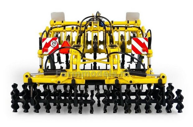 Bednar Terraland TN Profi Breker Woeler Schijveneg 1:32 Universal Hobbies UH6217     LAST ONE/OP=OP