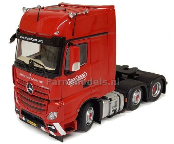 Mercedes-Benz NOOTEBOOM Actros Gigaspace 6x2 Red met Free Gift Mercedes (Silver Shield) Decals 1:32 MM1812-04-01