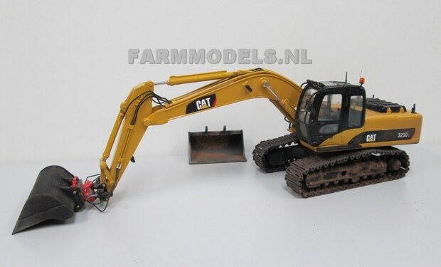 710. Hitachi rupskrtaan omgebouwd naar Caterpillar, 1:32