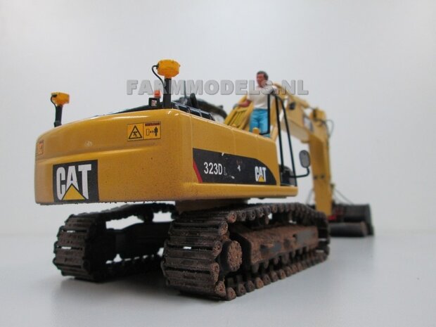 710. Hitachi rupskraan omgebouwd naar Caterpillar, 1:32