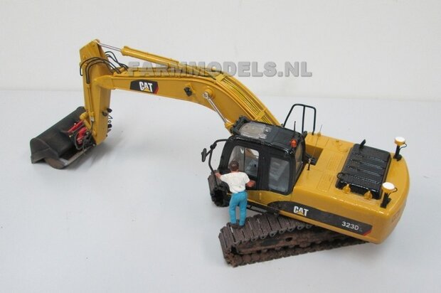 710. Hitachi rupskrtaan omgebouwd naar Caterpillar, 1:32