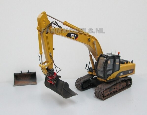 710. Hitachi rupskrtaan omgebouwd naar Caterpillar, 1:32