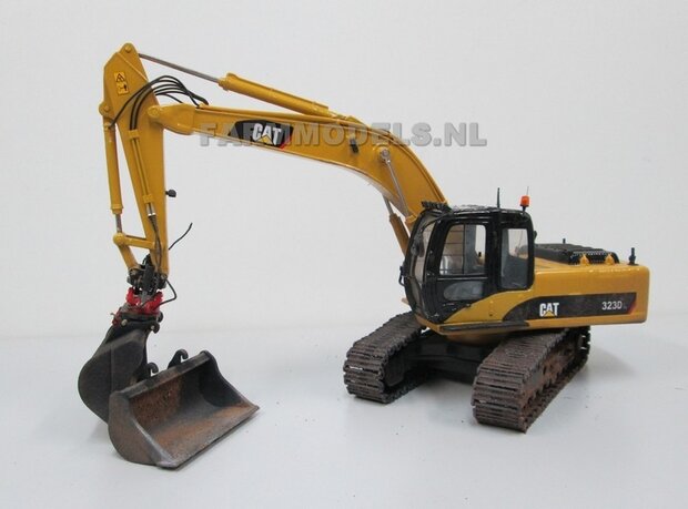 710. Hitachi rupskrtaan omgebouwd naar Caterpillar, 1:32