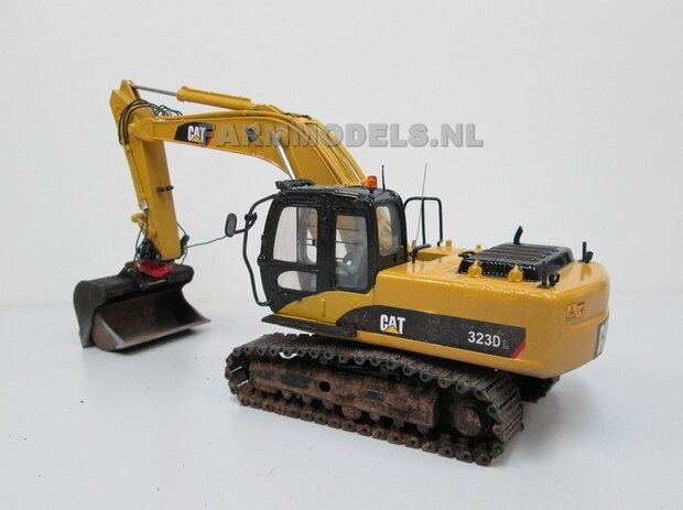 710. Hitachi rupskraan omgebouwd naar Caterpillar, 1:32