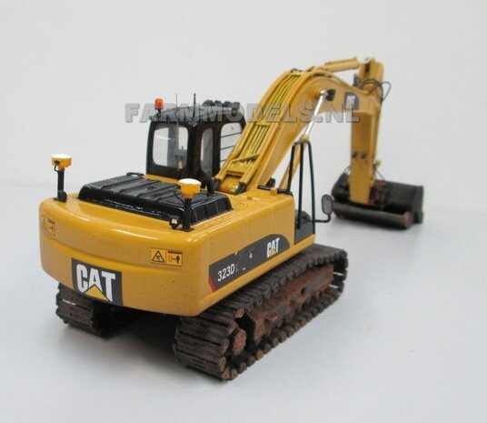 710. Hitachi rupskrtaan omgebouwd naar Caterpillar, 1:32