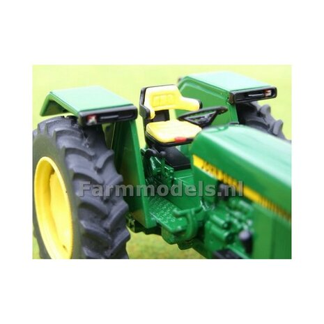 Stoel John Deere  Zwart/ Geel met armleuning en steun   1:32   04556   