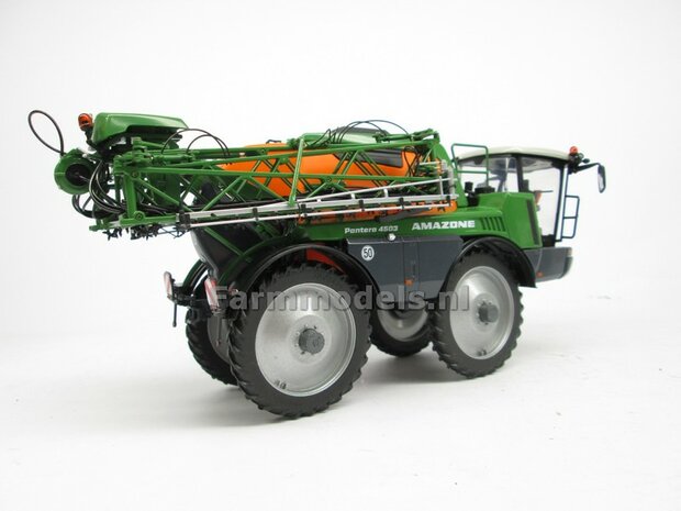 VOORBEELD FOTO&#039;S Rebuilt: Amazone Pantera 4503, rondom op CULTUURWIELEN 1:32 Universal Hobbies UH5394-R