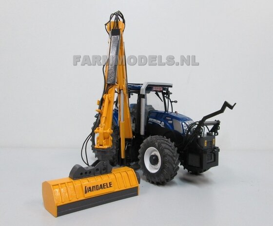 929. New Holland T7.210 Blue Power met Vandaele Maaiarm met klepelmaaier.