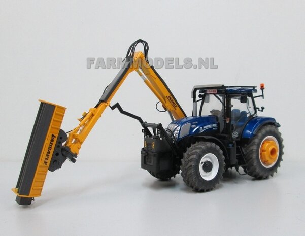 929. New Holland T7.210 Blue Power met Vandaele Maaiarm met klepelmaaier.