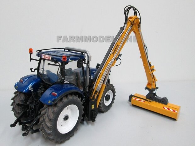 929. New Holland T7.210 Blue Power met Vandaele Maaiarm met klepelmaaier.