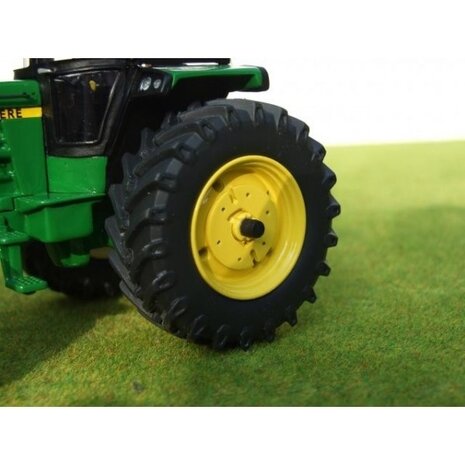 2x Wielgewichten John Deere   1:32   04415 J