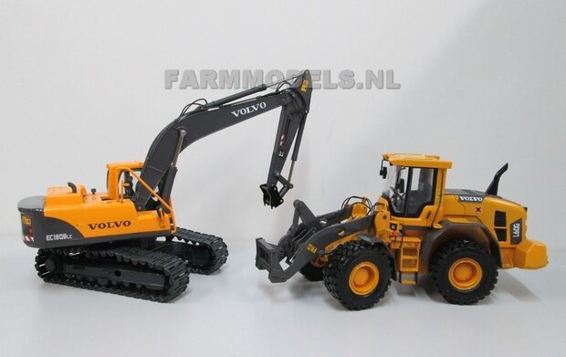 67118** Volvo EC180Blc Rupskraan met draai-kantel snelwissel, Farmmodels model,  1:32 Volvo EC180B