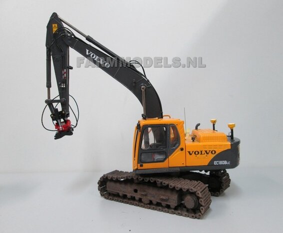 67118** Volvo EC180Blc Rupskraan met draai-kantel snelwissel, Farmmodels model,  1:32 Volvo EC180B