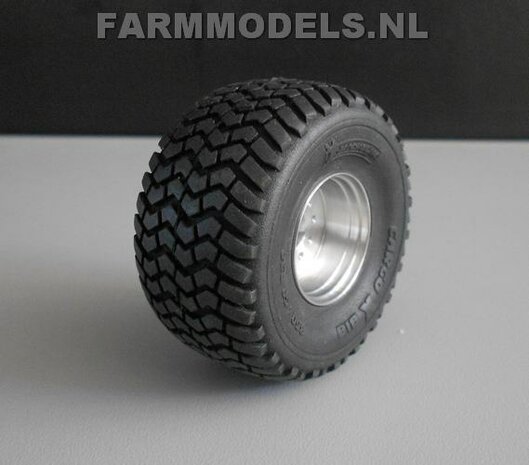 2x Michelin Cargo X Bib 850/50 R30.5 banden, &Oslash; 52 mm met aluminium velgen 1:32  