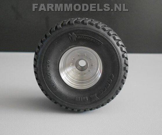 2x Michelin Cargo X Bib 850/50 R30.5 banden, &Oslash; 52 mm met aluminium velgen 1:32  