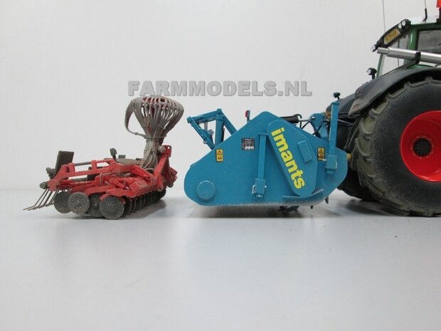 042. Fendt 828 met Imants spitter en Kuhn zaaicombinatie 1:32