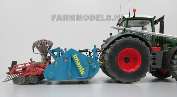 042. Fendt 828 met Imants spitter en Kuhn zaaicombinatie 1:32