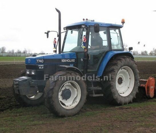 NEW HOLLAND 6640 FORD type logo stickers voor IMBER FORD model Pr&eacute;-Cut Decals 1:32 Farmmodels.nl 