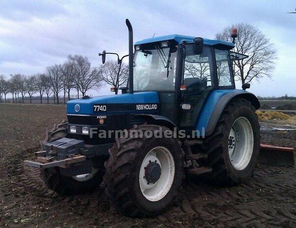 NEW HOLLAND 6640 FORD type logo stickers voor IMBER FORD model Pr&eacute;-Cut Decals 1:32 Farmmodels.nl 
