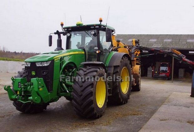 BLACK versie John Deere 8400R V1 type stickers, geschikt voor de Britains John Deere 8400R  Pr&eacute;-Cut Decals 1:32 Farmmodels.nl 