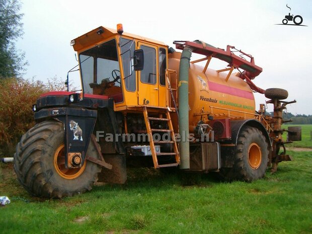 2x (Jan) Veenhuis Paardje (OUD) met &quot;Veenhuis&quot; Tekst eronder 21 mm hoog 1x Linkse en 1x Rechtse op transparante folie Pr&eacute;-Cut Decals 1:32 Farmmodels.nl