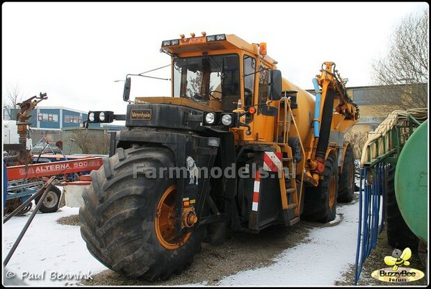 2x (Jan) Veenhuis Paardje (OUD) met &quot;Veenhuis&quot; Tekst eronder 21 mm hoog 1x Linkse en 1x Rechtse op transparante folie Pr&eacute;-Cut Decals 1:32 Farmmodels.nl