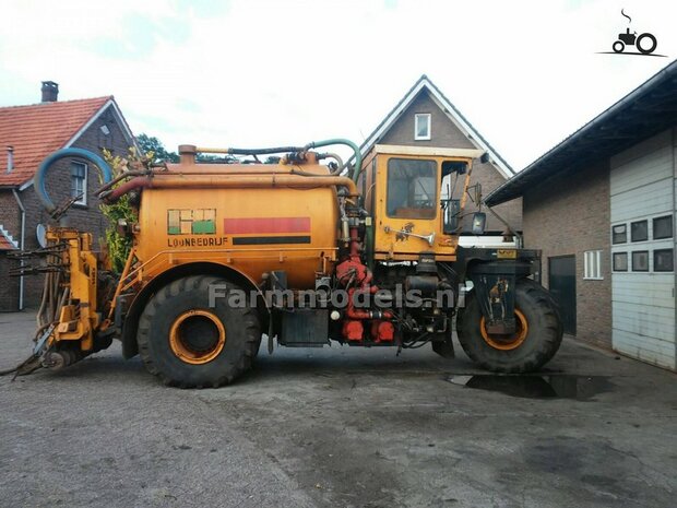 2x (Jan) Veenhuis Paardje (OUD) met &quot;Veenhuis&quot; Tekst eronder 21 mm hoog 1x Linkse en 1x Rechtse op transparante folie Pr&eacute;-Cut Decals 1:32 Farmmodels.nl