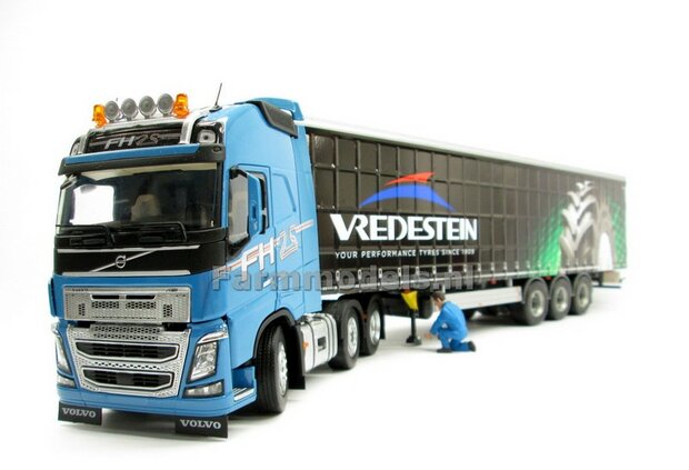 VOLVO 25 YEAR EDITION stickers, t.b.v. cabine zijkanten en dakrand, gemaakt op Transparante folie, perfect voor o.a. MarGe Models Volvo FH16 serie modellen Pr&eacute;-Cut Decals 1:32 Farmmodels.nl 