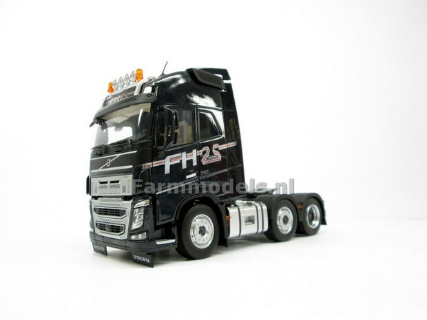 VOLVO 25 YEAR EDITION stickers, t.b.v. cabine zijkanten en dakrand, gemaakt op Transparante folie, perfect voor o.a. MarGe Models Volvo FH16 serie modellen Pr&eacute;-Cut Decals 1:32 Farmmodels.nl 