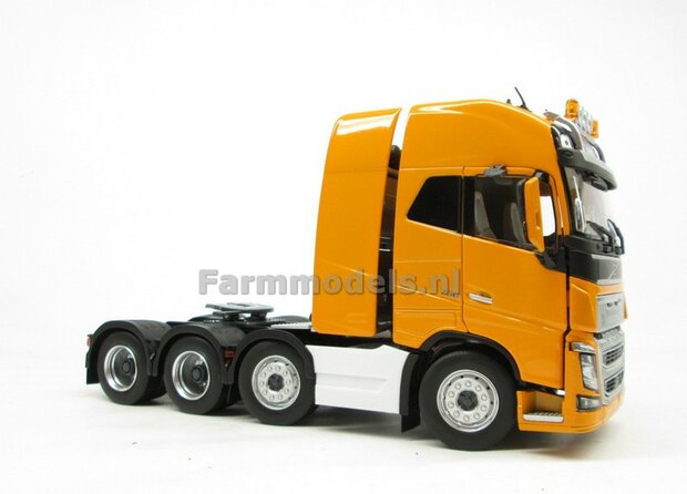 2x Sideskirt set BLANK voor Volvo FH16 8x4 ongespoten 1:32   