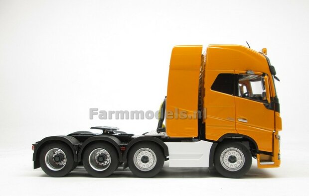 2x Sideskirt set BLANK voor Volvo FH16 8x4 ongespoten 1:32   