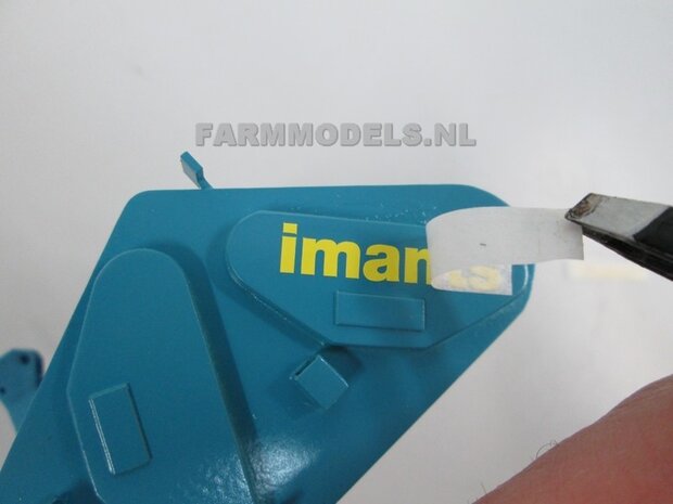 2x LIEBHERR uit ZWARTE FOLIE (Transferfolie) gesneden, 7 mm x 45 mm sticker via applicatie folie aan te brengen 1:32 Farmmodels.nl